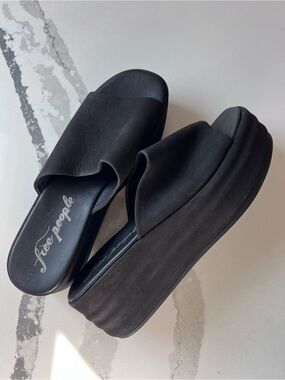 Free People Harbor Black Platform Slide Sandals